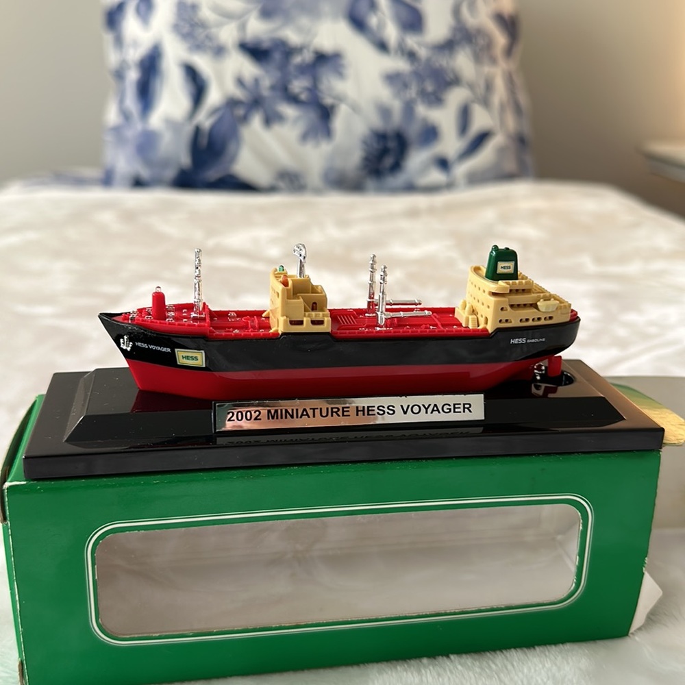 Collectible Vintage 2002 Miniature Hess Voyager